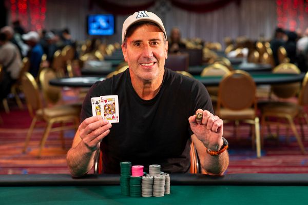 Champion David Apostolico Wsop C Ac 0825 E V05 $600 No Limit Hold'em Final Table Giron J G83076