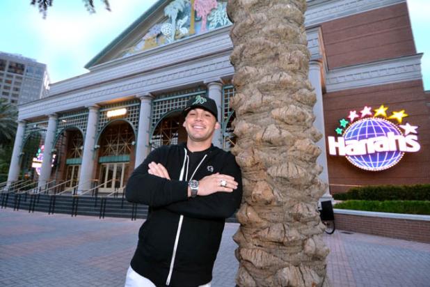 JONATHAN POCHE MAKES WINNING LOOK EASY