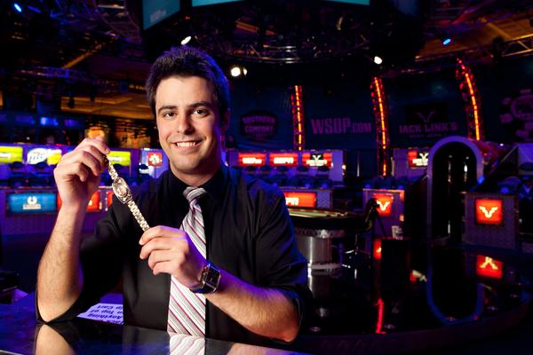 MAX STEINBERG TOPS 2,795-PLAYER FIELD, WINS FIRST GOLD BRACELET