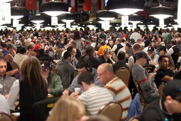 2010 WORLD SERIES OF POKER SHATTERS ATTENDANCE RECORD