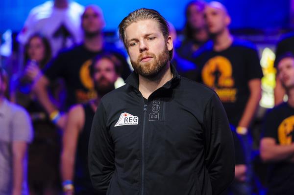 JORRYT VAN HOOF ELIMINATED FROM 2014 MAIN EVENT