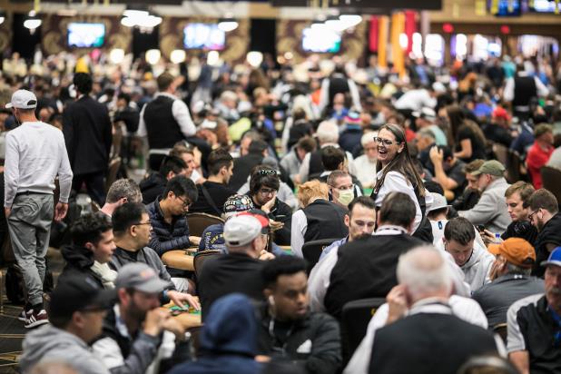 JAMES HENSON TOPS MAIN EVENT DAY 1C AMID STRANGE HAPPENINGS AT RIO
