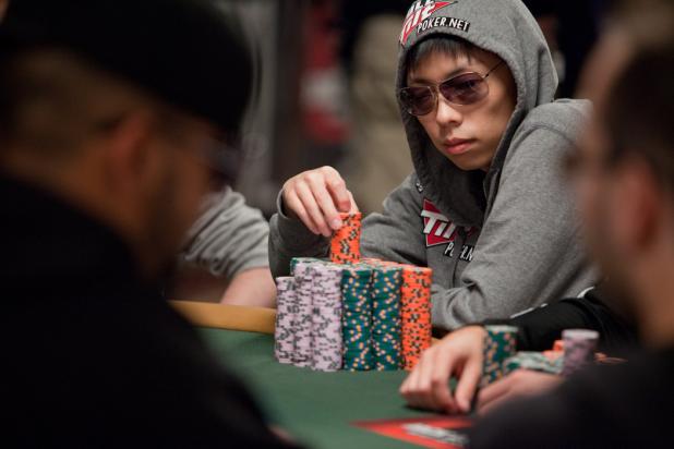 EXCITEMENT BUILDS IN WSOP MAIN EVENT AS 27 PLAYERS REMAIN