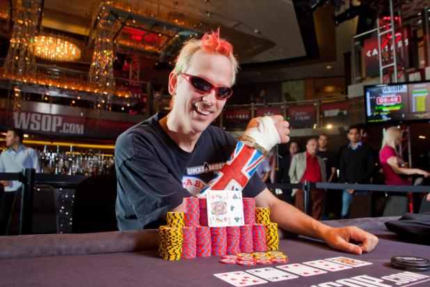 LOOK, IT'S LAAK! AND NOW HE'S GOT A WSOP GOLD BRACELET!