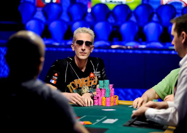 ELKY'S GOT A GOLD BRACELET!