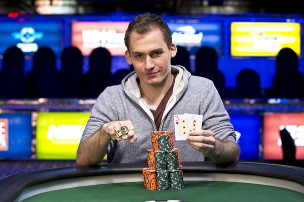JUSTIN BONOMO JOINS THE BRACELET WINNER'S CLUB