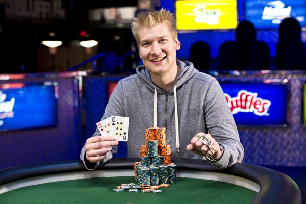 ANDREW RENNHACK UPS THE STAKES WITH $1.5K NLHE BRACELET VICTORY
