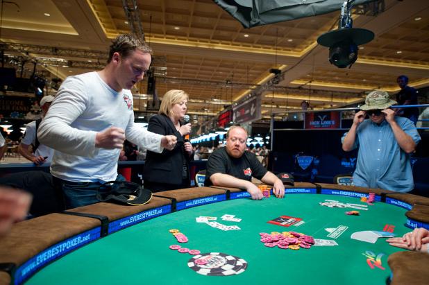 Richard Ashby Wins WSOP Gold Bracelet in Event 21